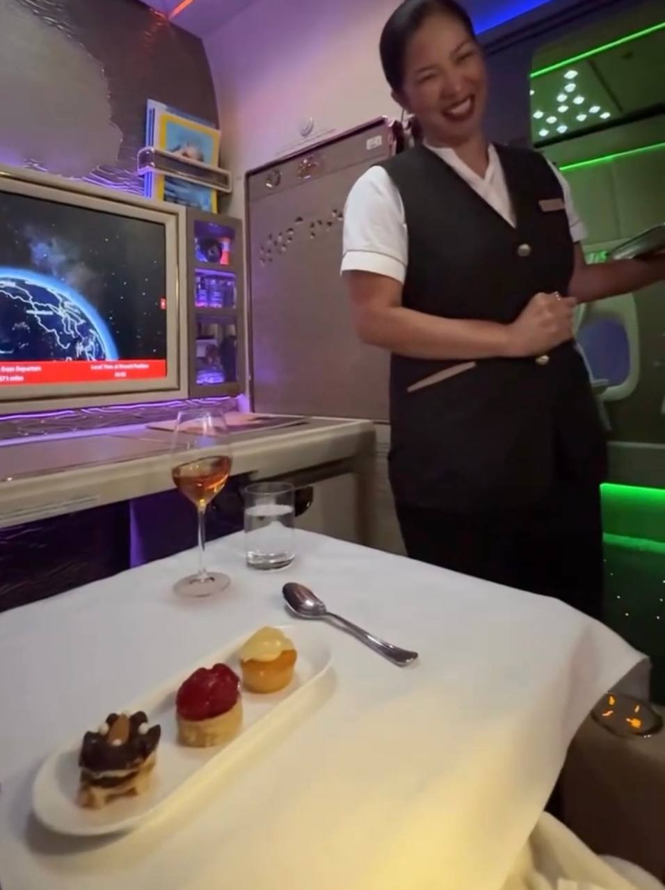 Pourquoi se sent-on plus détendu en voyageant en classe affaires ?